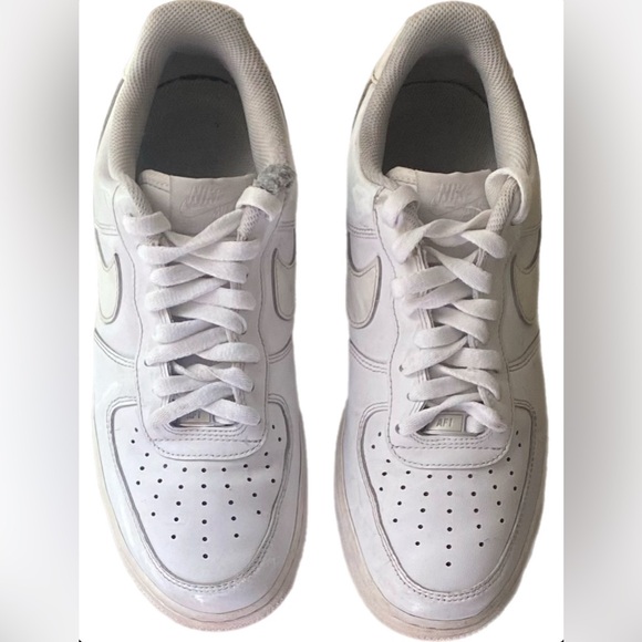 Nike Air Force 1 ‘07 Triple White Size 8 Mens Low 2022 CW2288-111 - Picture 9 of 10